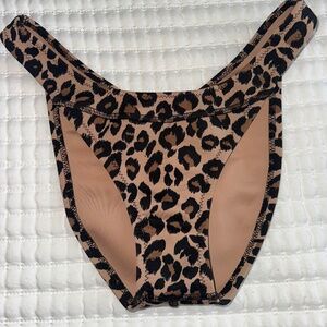 Gigi C Leopard Bikini Bottoms Medium bathing suit